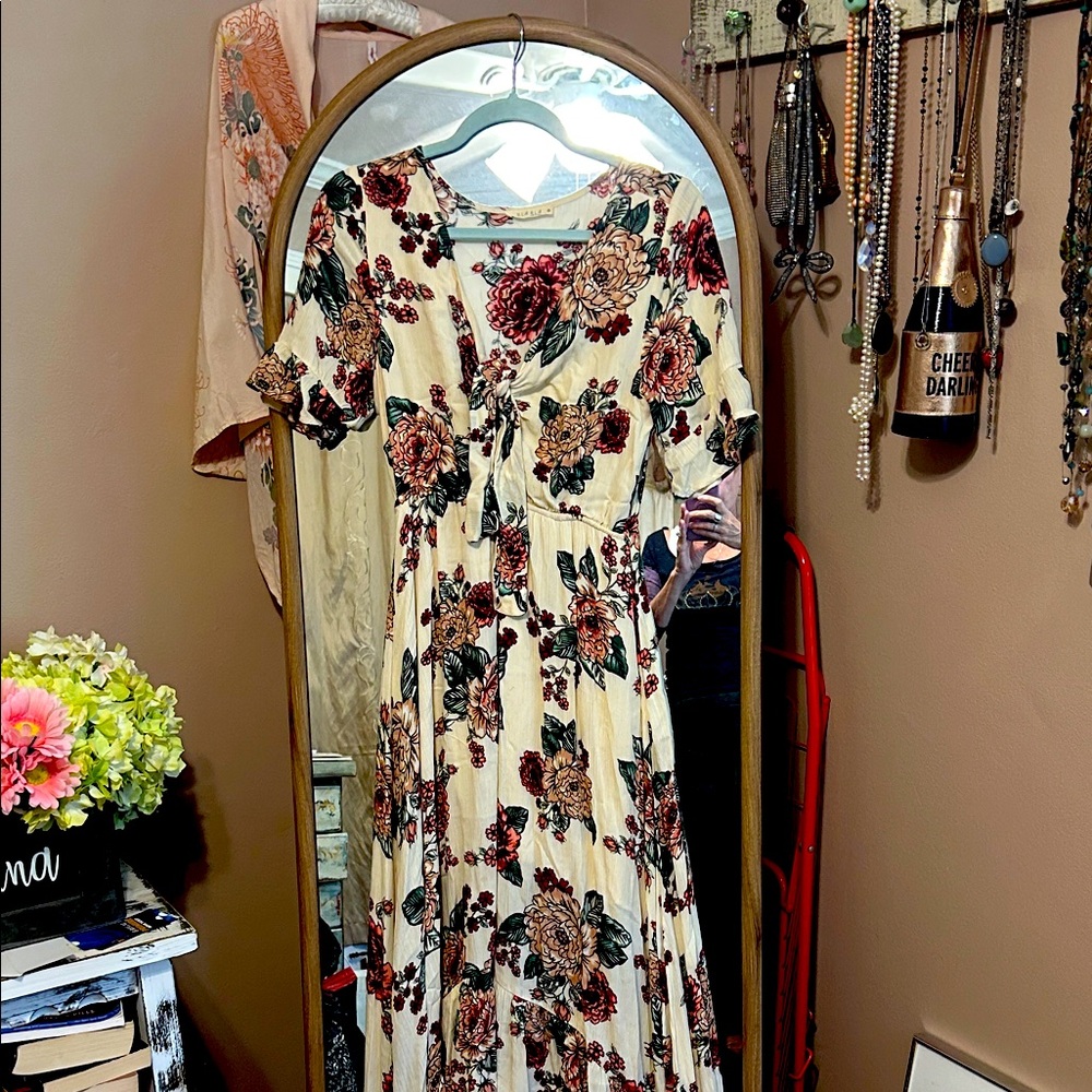 ILLA ILLA Cream Floral Maxi Dress